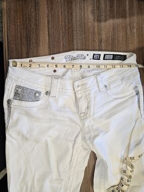 Miss Me White Skinny Jean Capri with Rhinestone Trim Size 28
